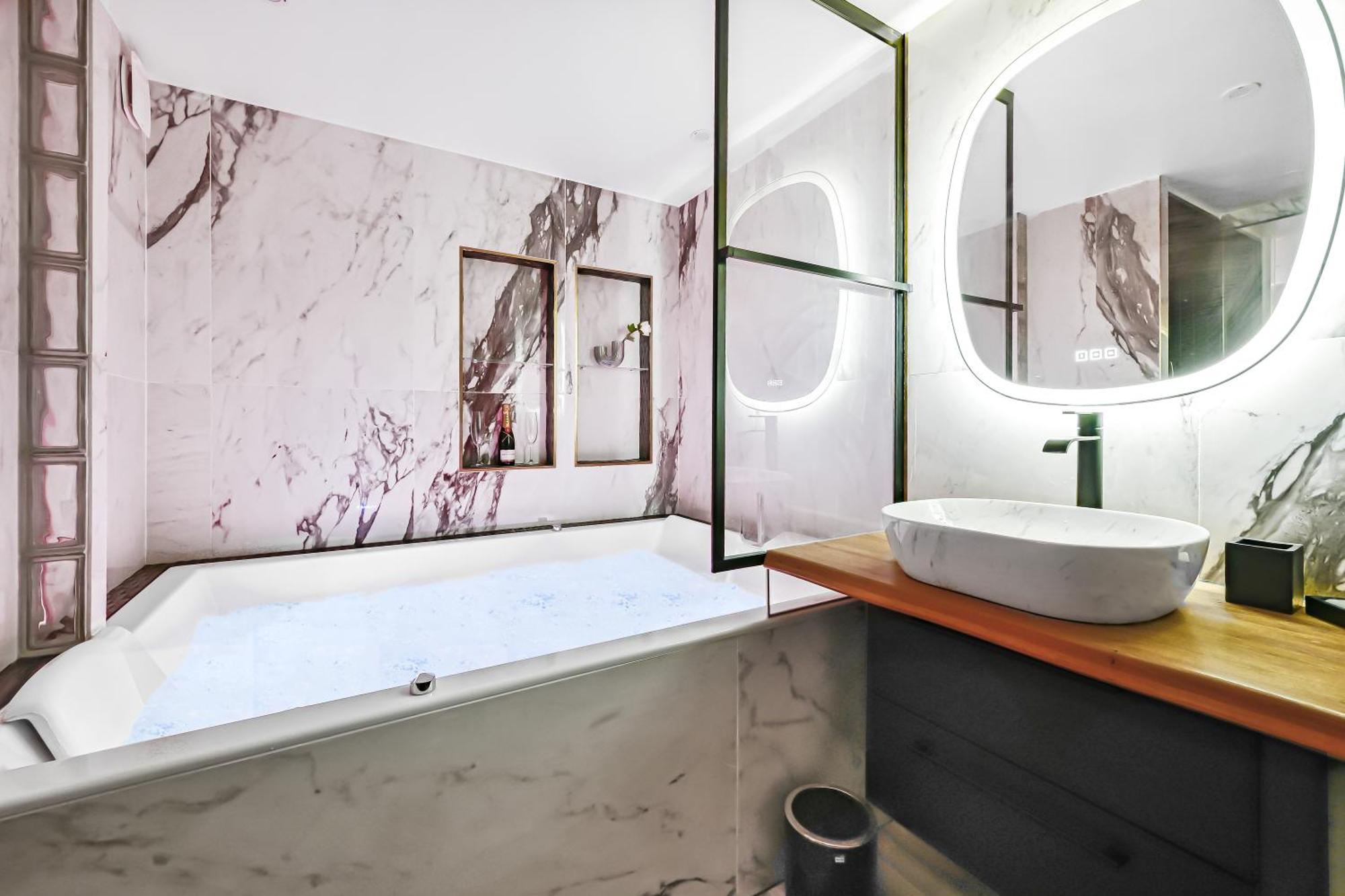 Apartment La Reverie - - Jacuzzi Pro Paris