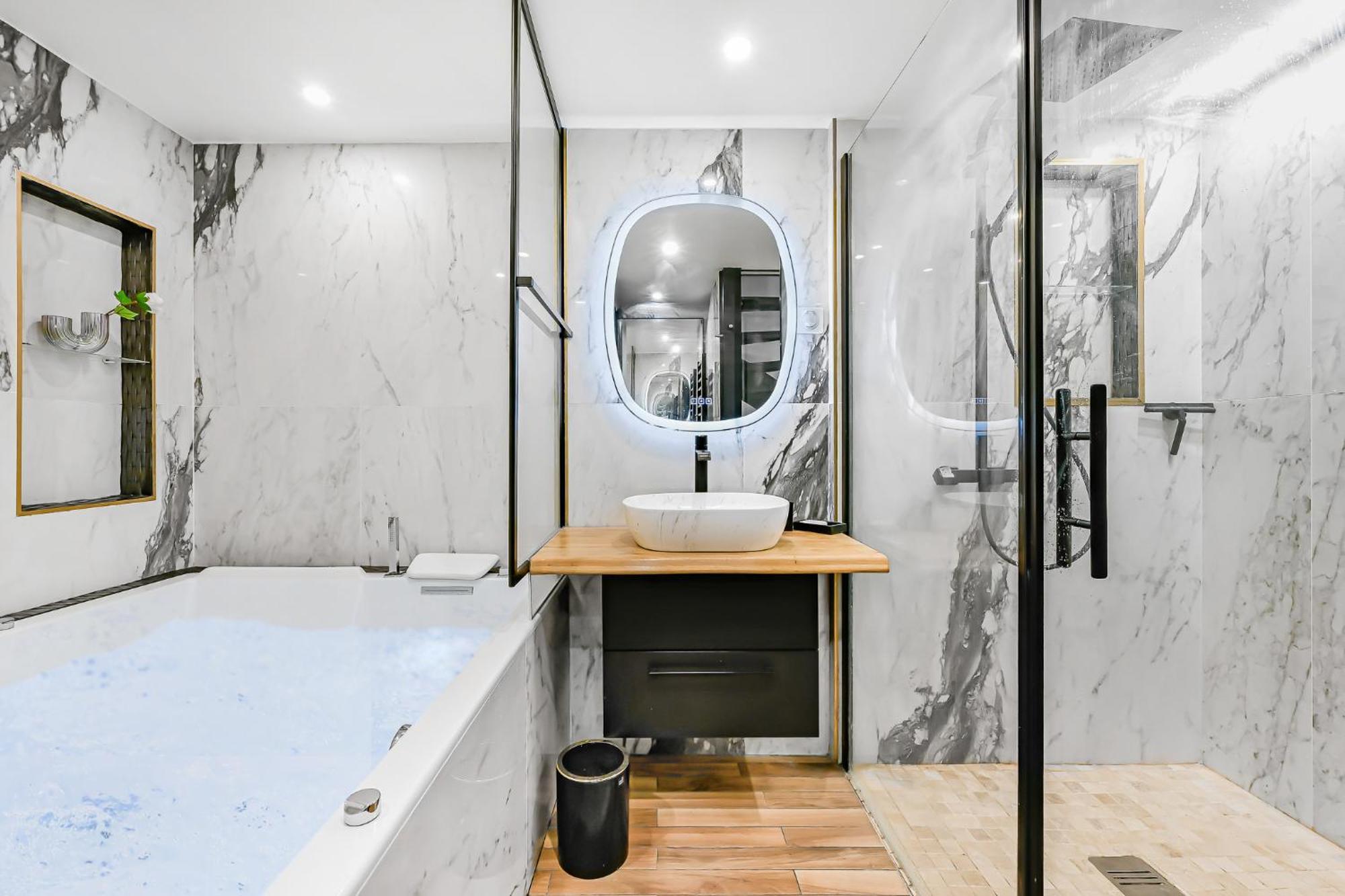 La Rêverie - - Jacuzzi Pro Appartamento